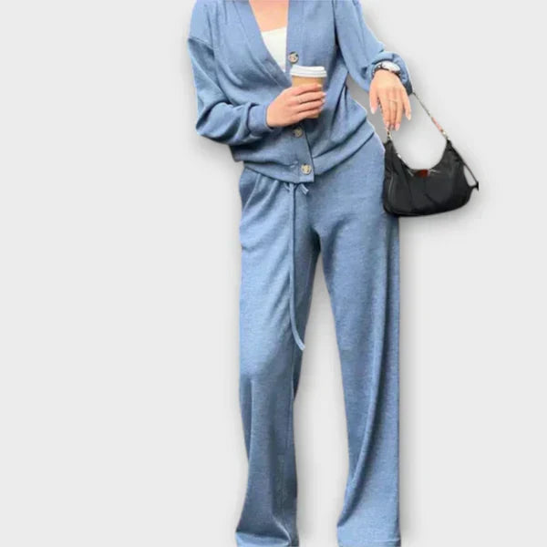 Long-sleeve blouse and pants