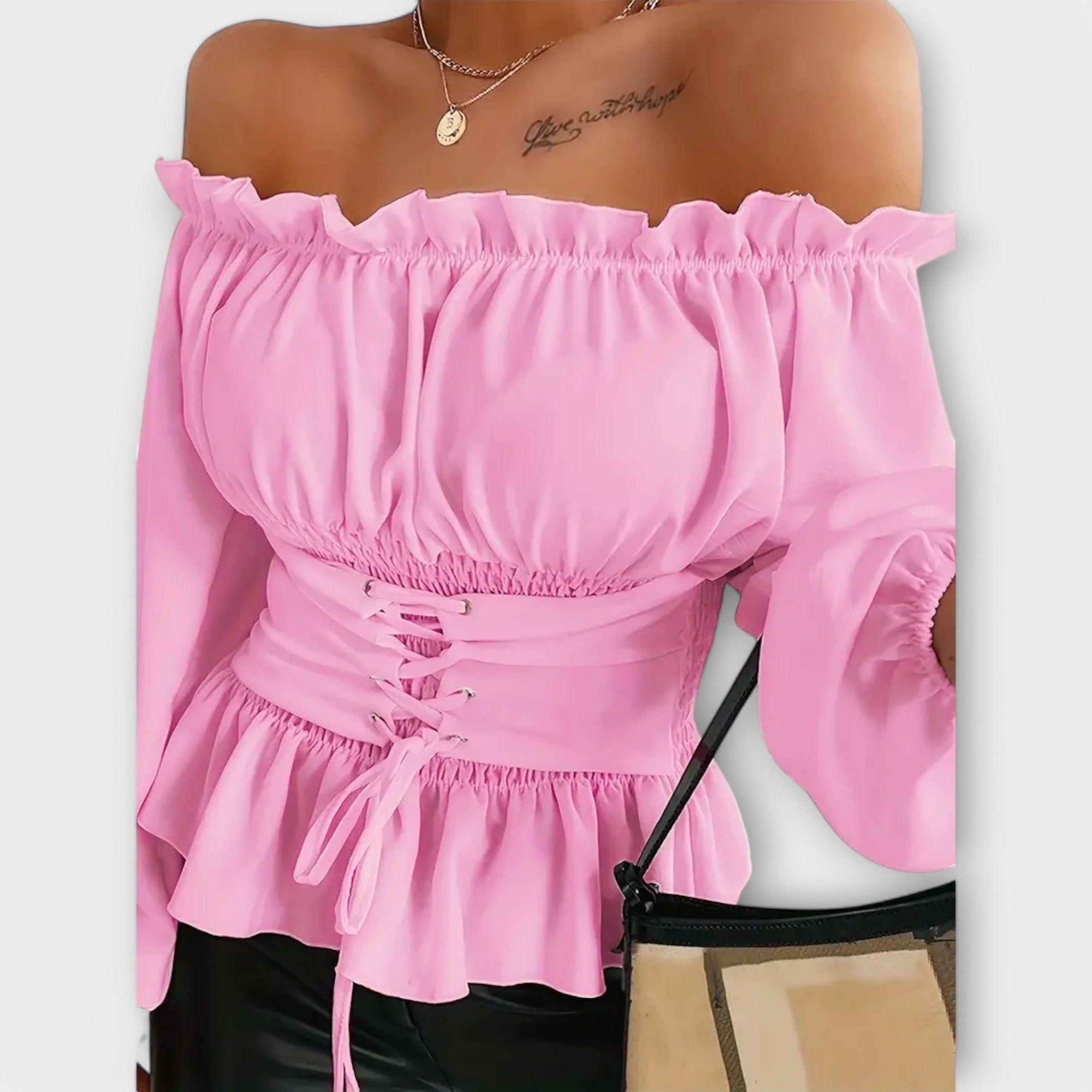 Amelia - Ruffled blouse