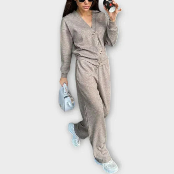 Long-sleeve blouse and pants